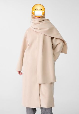 Abrigo Stradivarius Beige con Bufanda