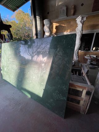 Lámpara de mesa de mármol verde