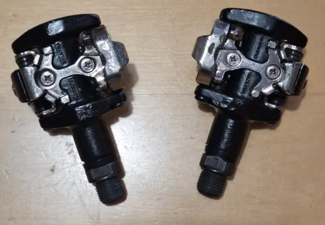 Pedales automáticos Shimano M505 con calas zapato