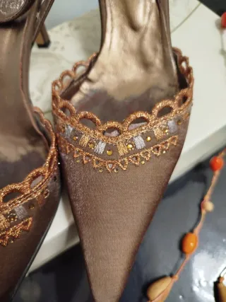 Zapatos de fiesta Mayfran dorados