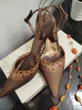 Zapatos de fiesta Mayfran dorados