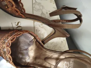 Zapatos de fiesta Mayfran dorados