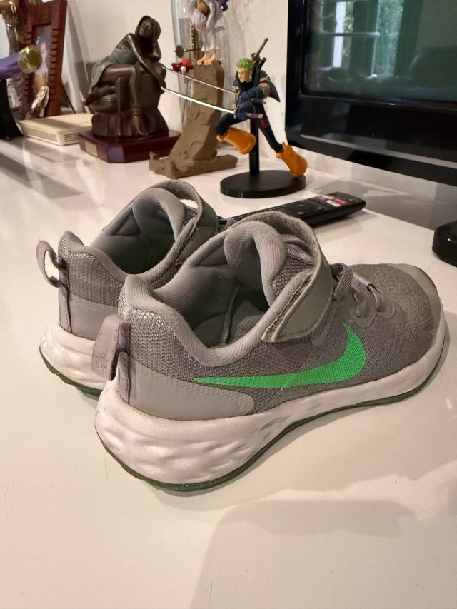 Nike Revolution 6 niño/a gris y verde