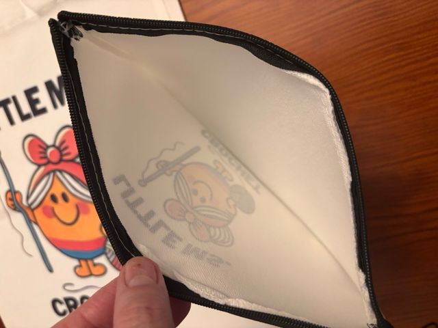 Bolsa Totebag y Neceser Little Ms. Crochet