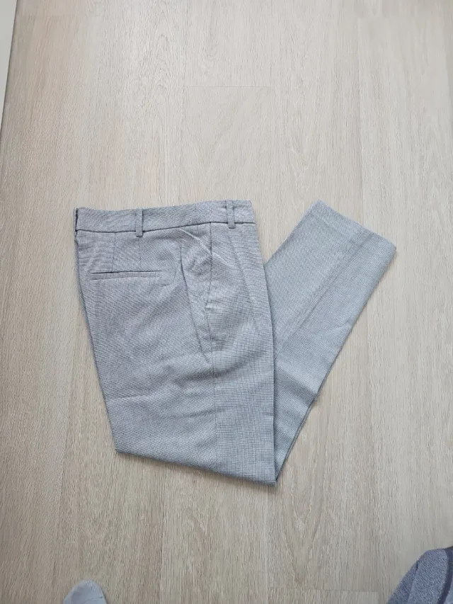 Pantalón ZARA gris