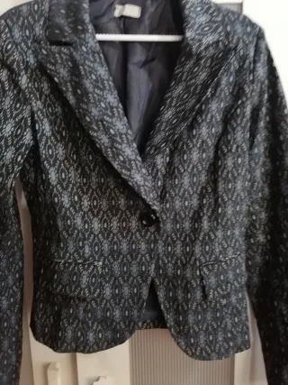 Conjunto falda y chaqueta juvenil