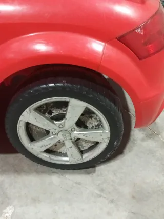 Coche de batería Audi TT RS Plus rojo