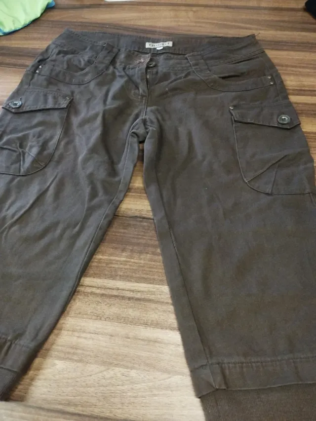 Pantalón pirata marrón