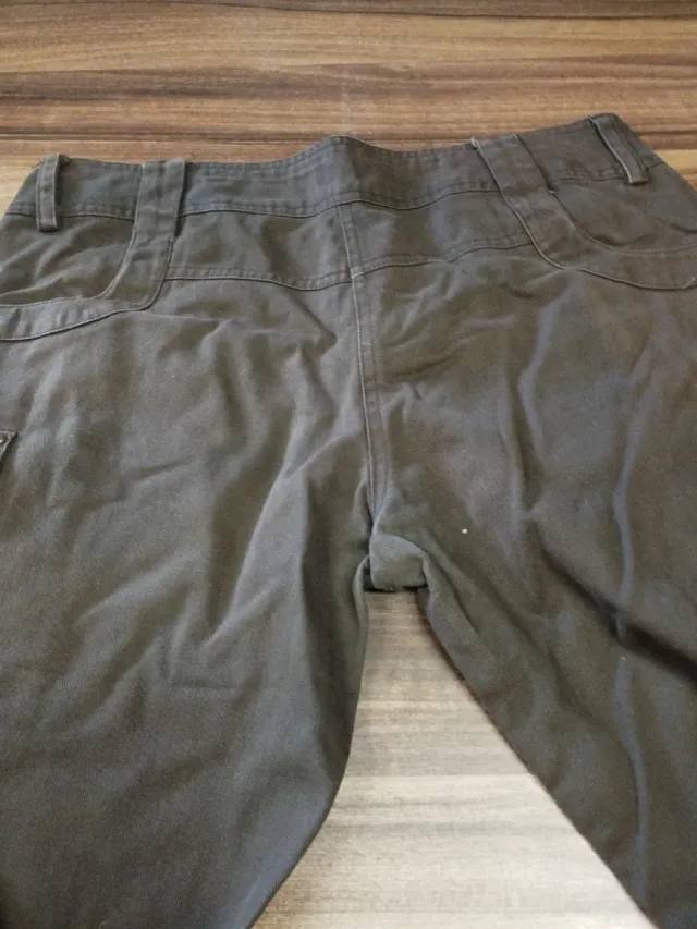 Pantalón pirata marrón