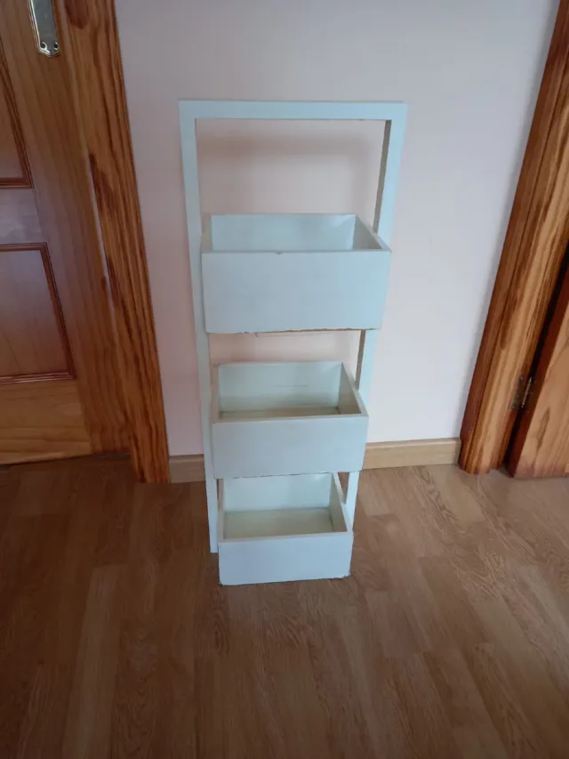 ÚLTIMA SEMANA Estantería de madera blanca