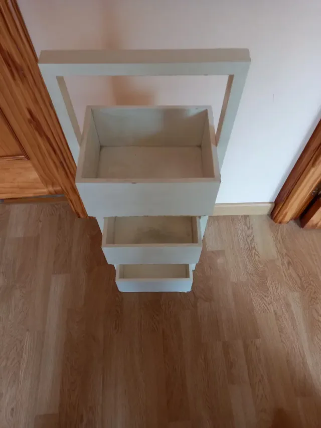 ÚLTIMA SEMANA Estantería de madera blanca