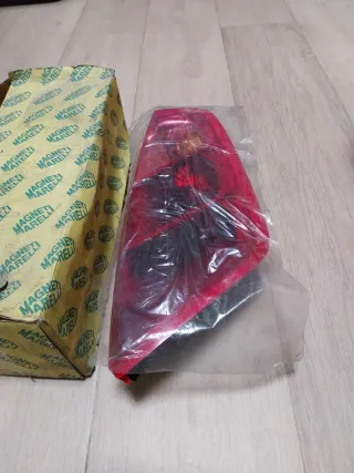 Piloto trasero Fiat Grandepunto