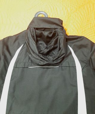 Chaqueta Deportiva Mujer Negra y Blanca