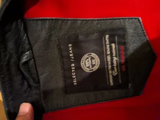 Chaqueta Cuero SELECTED HOMME Negra Roja