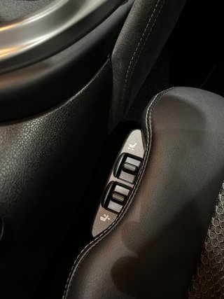 Nissan 370Z 2p 3.7G 241 kW (328 CV) E6D Roadster GT
