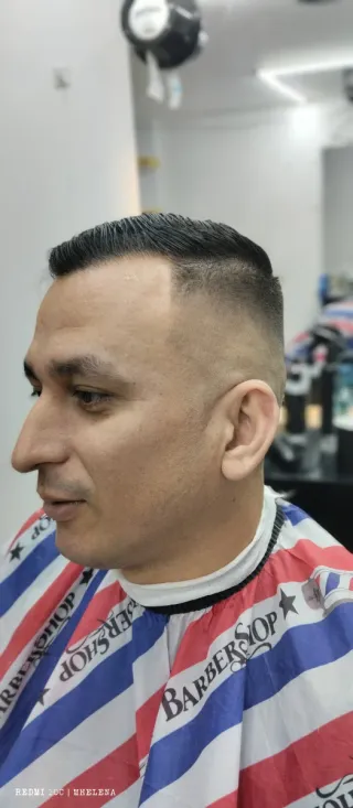 Barberia y pigmentación de Cejas a domicilio.