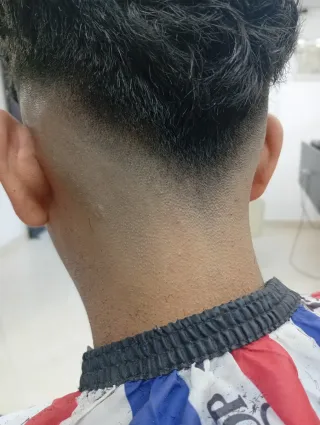 Barberia y pigmentación de Cejas a domicilio.