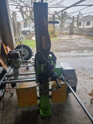 Se alquila o se racha leña a domicilio 671298675