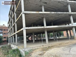 Edificio en venta en Alcarràs