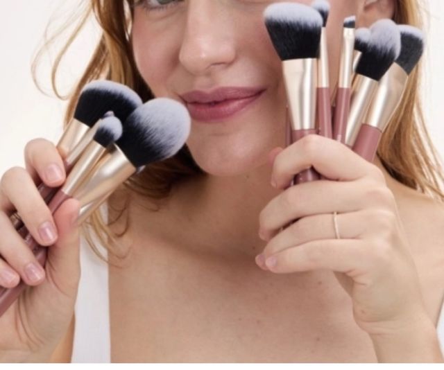 Neceser con 13 brochas de maquillaje Mariaorbai