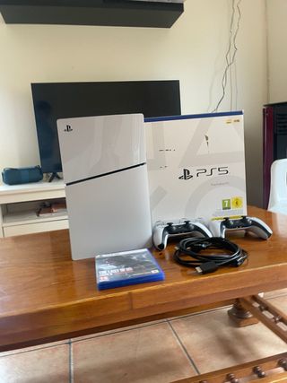 Consola PS5 Slim + Juego The Last of Us 2