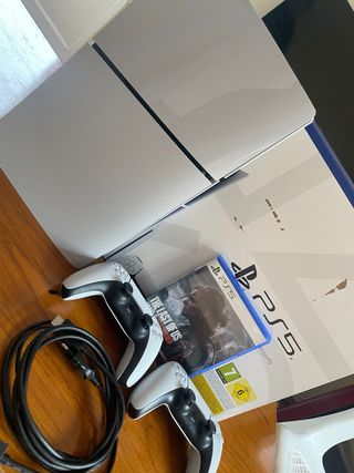 Consola PS5 Slim + Juego The Last of Us 2