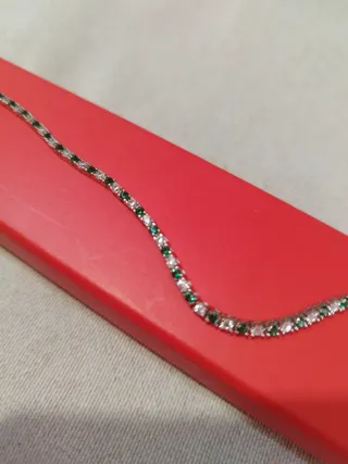 Bracciale tennis argento e pietre verdi