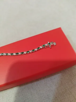 Bracciale tennis argento e pietre verdi
