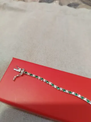 Bracciale tennis argento e pietre verdi