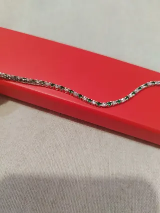 Bracciale tennis argento e pietre verdi