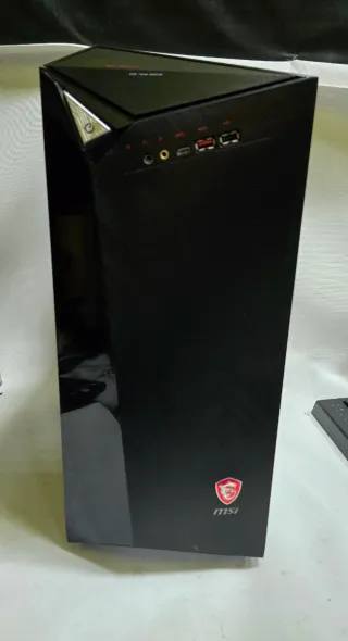 Ordenador MSI Gamer Negro 9th Gen i5