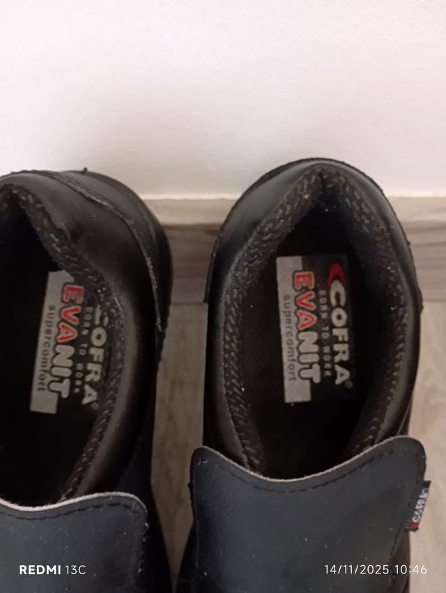 Zapatos de trabajo Cofra negros con puntera mujer