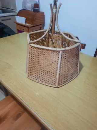 Lampadario in rattan esagonale