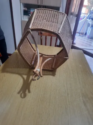 Lampadario in rattan esagonale