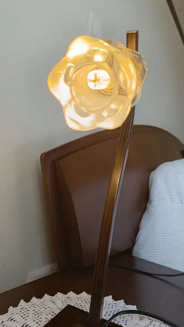 Lámpara de mesa moderna