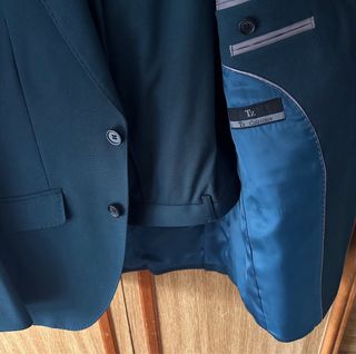 Traje slim hombre verdoso