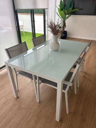Mesa de comedor cristal y metal