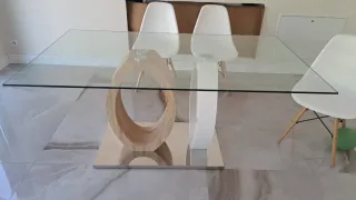 Mesa de comedor moderna madera y metal