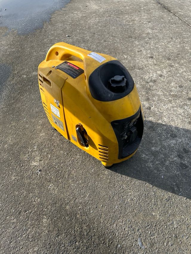 Generador Eléctrico Amarillo