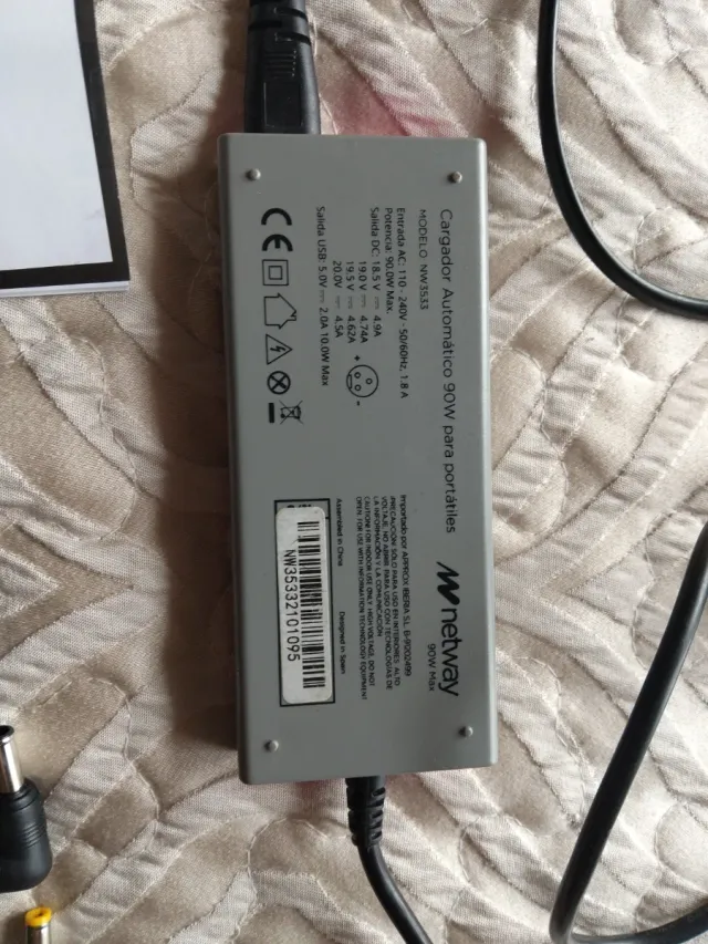 Cargador Netway W-90W portátil