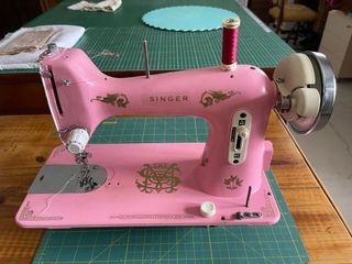 Máquina de coser Singer antigua rosa