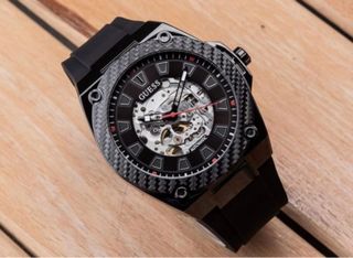 Reloj Guess Automático Skeleton Negro