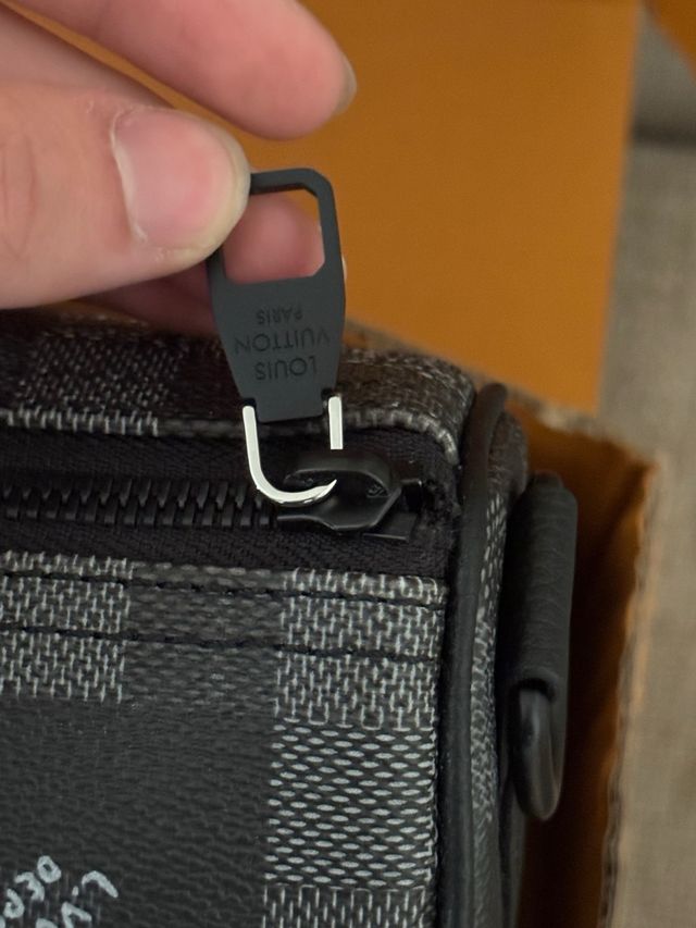 Bolsa Louis Vuitton Preto/Cinza