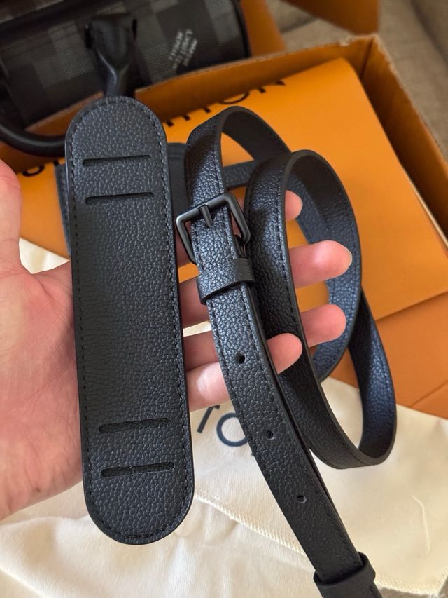 Bolsa Louis Vuitton Preto/Cinza