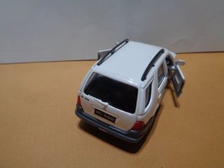 Mercedes Benz ML 320 escala 1/39