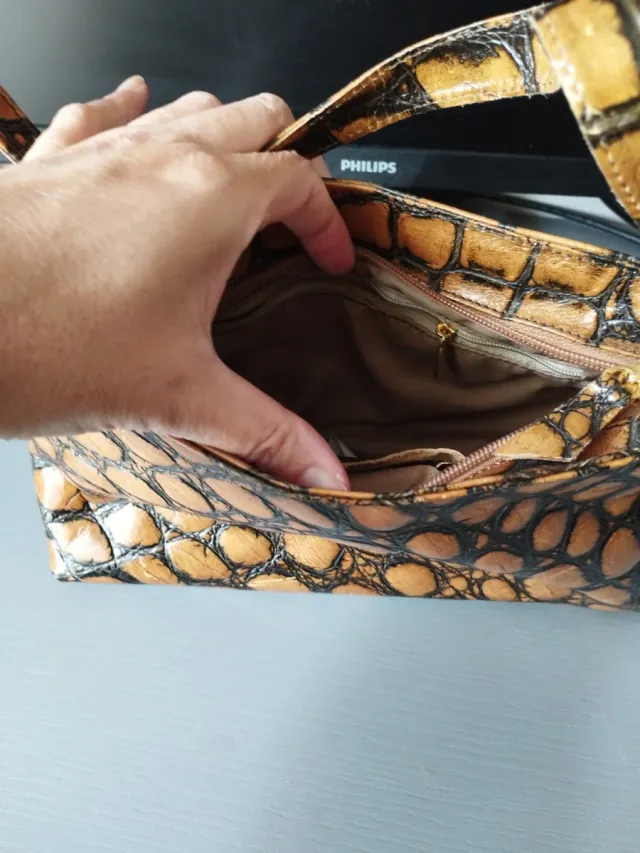 Bolso de mano estampado piel