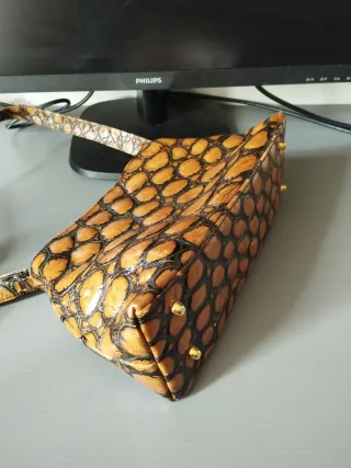 Bolso de mano estampado piel