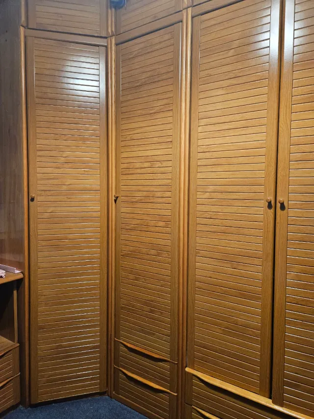 Armarios dormitorio madera, retirada interesado