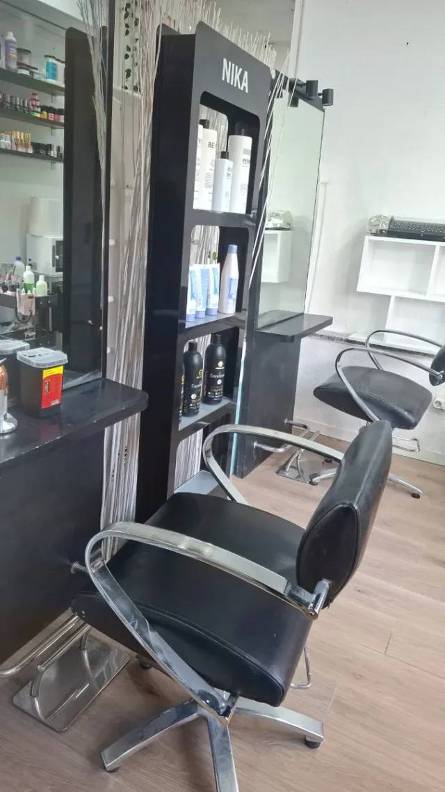 2 Sillones y 2 Espejos Peluquería y mesa manicure