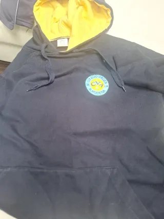 Chándal escolar azul y amarillo